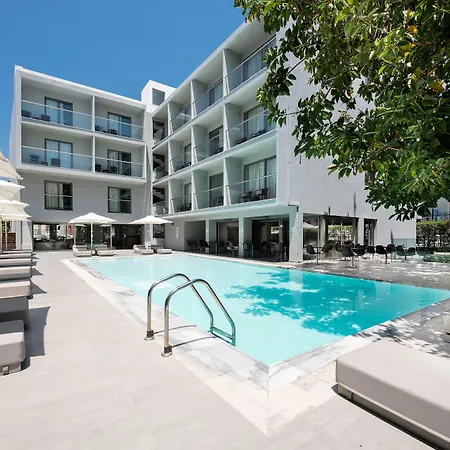 Oktober Downtown Boutique Hotel 3*