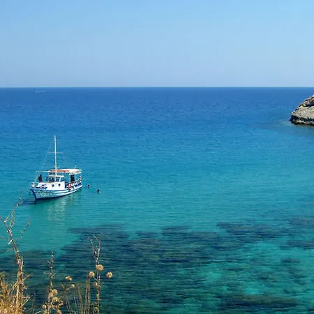 Oktober Downtown Boutique Hotel 3*