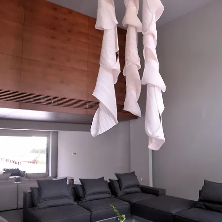 Oktober Downtown Boutique 酒店 3*