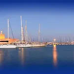 ホテル Oktober Downtown Boutique Rhodes City