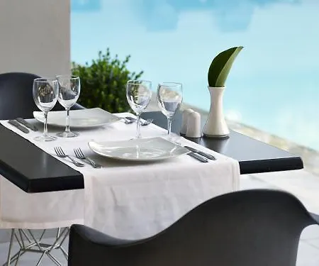 Oktober Downtown Hotel