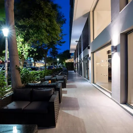 Отель Oktober Downtown Boutique 3*