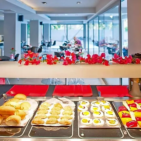 Oktober Downtown Boutique Hotel 3*