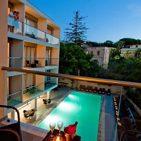 Oktober Downtown Boutique Hotel 3*