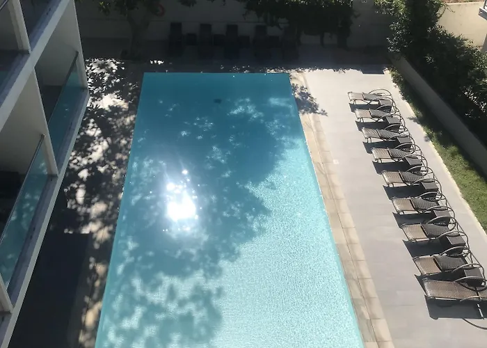 호텔 Oktober Downtown Boutique 3*