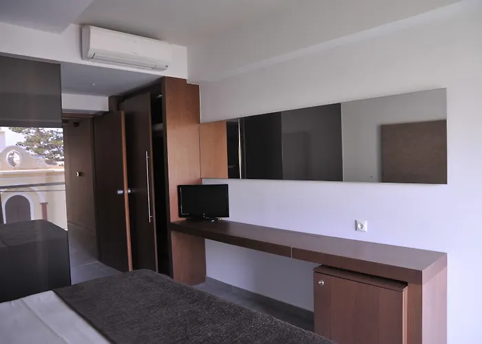 Oktober Downtown Boutique Rhodes City