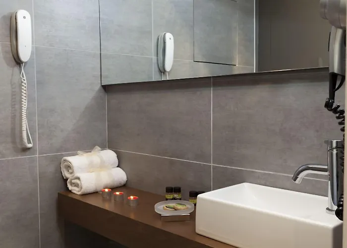 Oktober Downtown Boutique Rhodes City