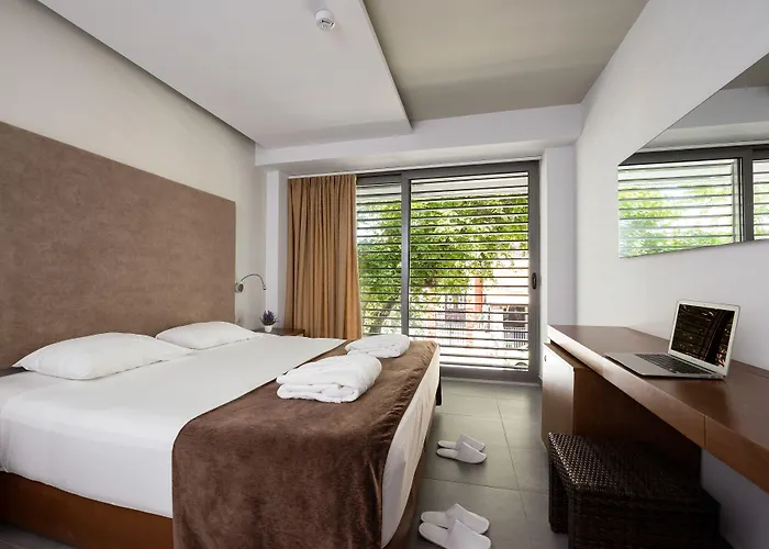 Oktober Downtown Boutique