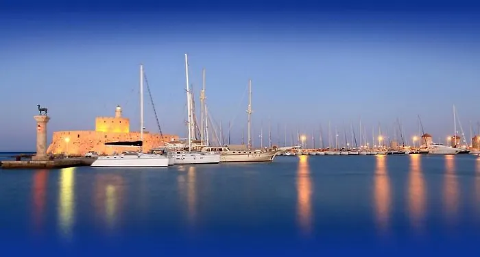 ホテル Oktober Downtown Boutique Rhodes City