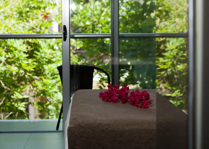 호텔 Oktober Downtown Boutique 3*