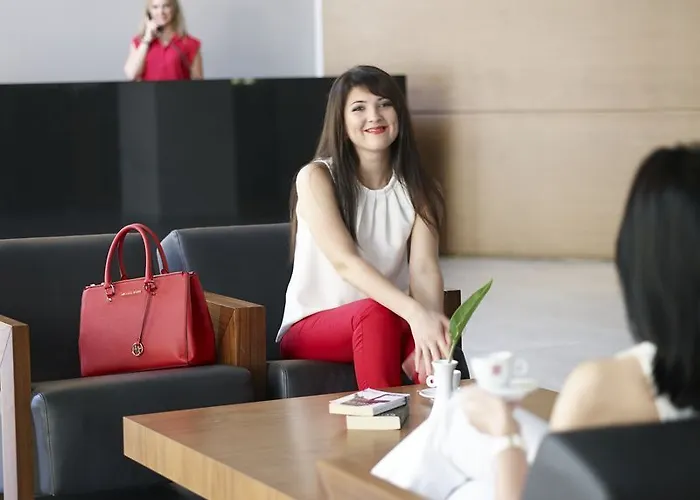 Oktober Downtown Boutique 호텔 3*