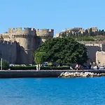 Oktober Downtown Boutique Rhodes City