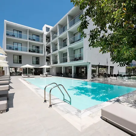 Oktober Downtown Boutique Hotel 3*