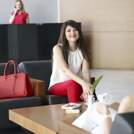 Oktober Downtown Boutique Hotel 3*